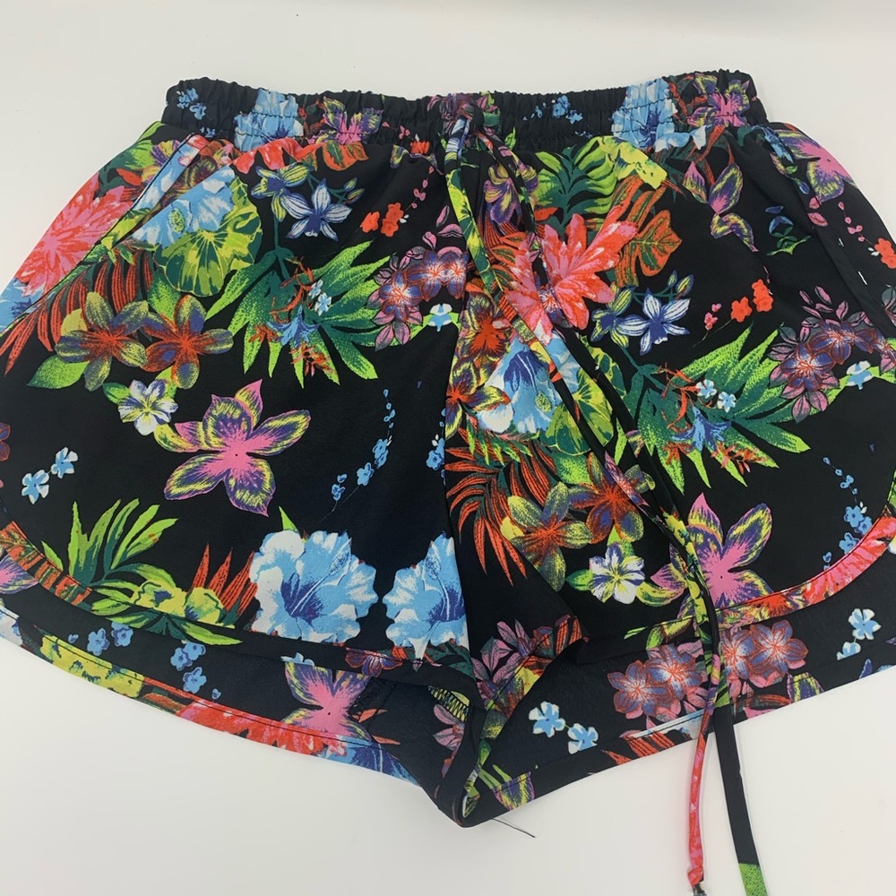 Forever 21 Tropical patterned shorts sz XS